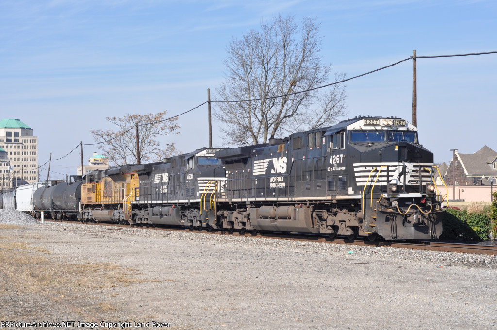 NS 4267 Eastbound